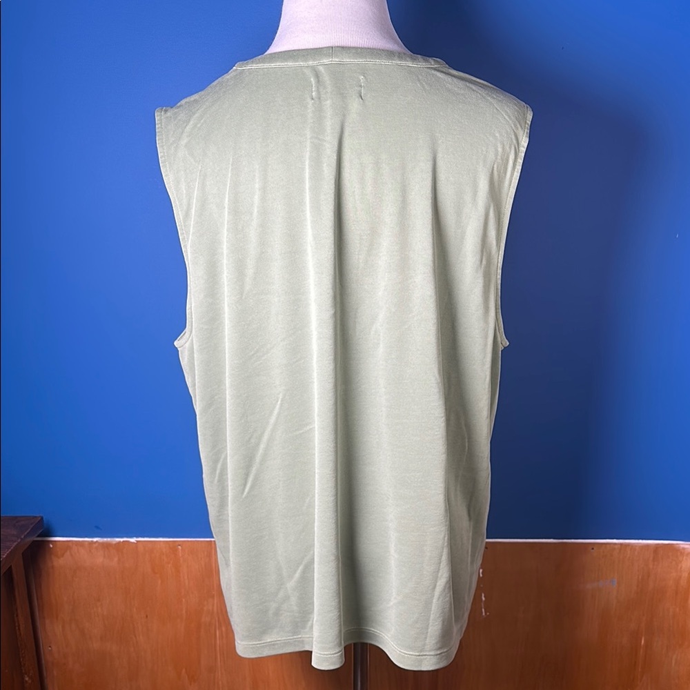 Sleeveless Green Top - Picture 4 of 7